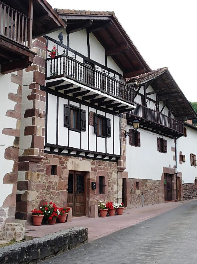 Pedroenea Apartamento Elizondo Dış mekan fotoğraf